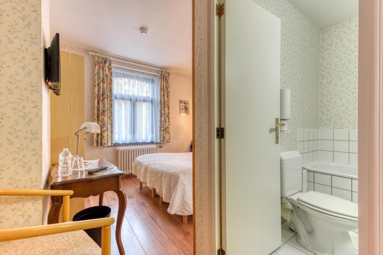 Hotel Le Cor De Chasse Saint-Hubert Exteriör bild
