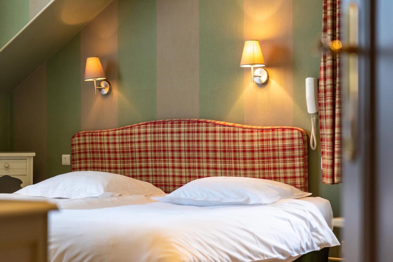 Hotel Le Cor De Chasse Saint-Hubert Exteriör bild