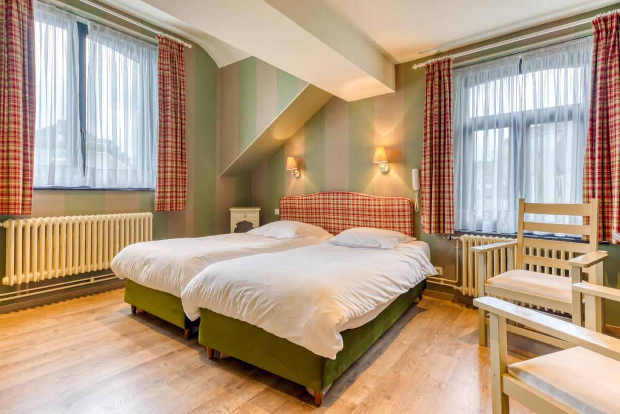 Hotel Le Cor De Chasse Saint-Hubert Exteriör bild