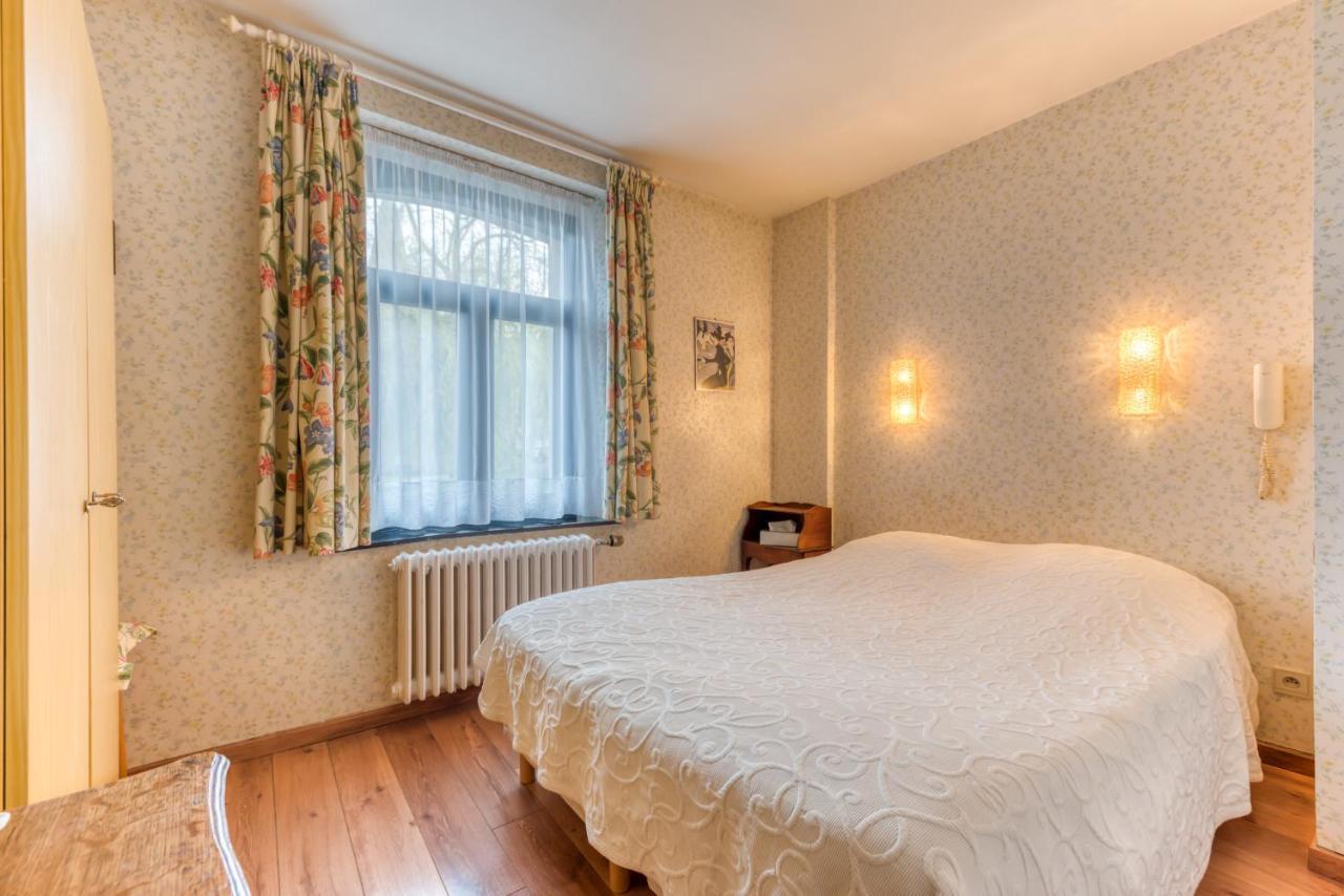 Hotel Le Cor De Chasse Saint-Hubert Exteriör bild