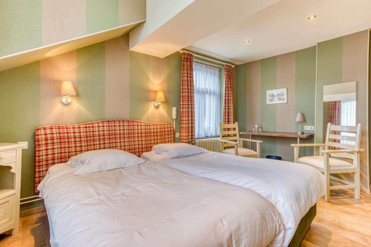 Hotel Le Cor De Chasse Saint-Hubert Exteriör bild