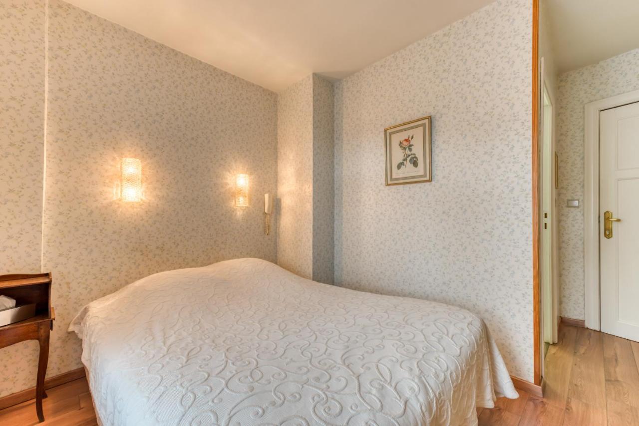 Hotel Le Cor De Chasse Saint-Hubert Exteriör bild