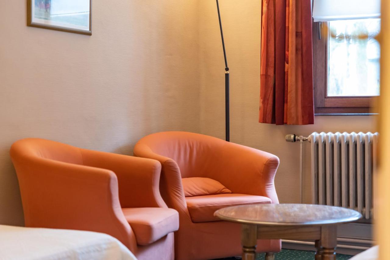 Hotel Le Cor De Chasse Saint-Hubert Exteriör bild