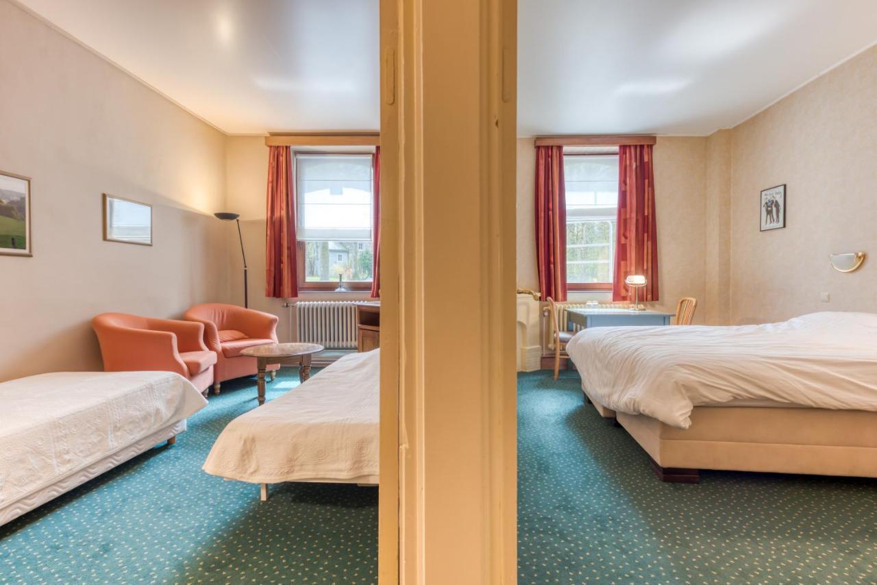 Hotel Le Cor De Chasse Saint-Hubert Exteriör bild